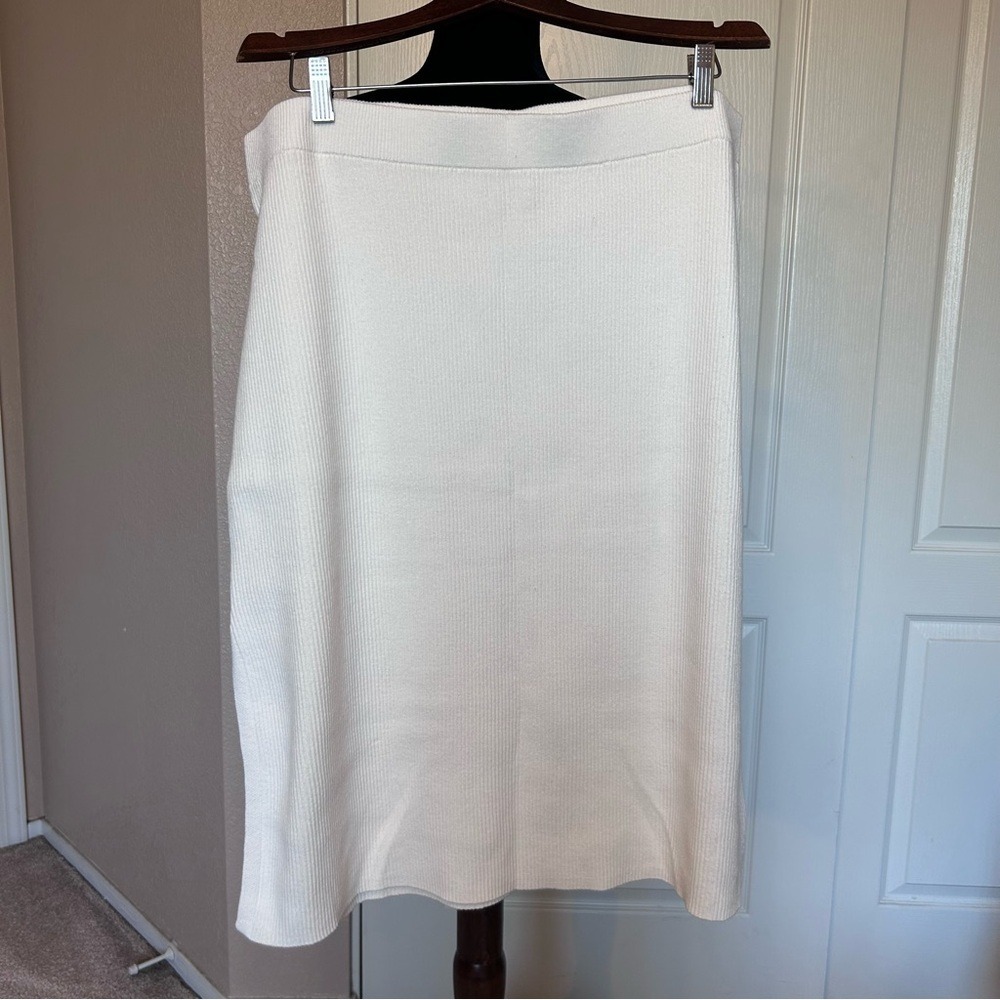 Ava & Viv White Sweater Skirt‎ with Slit Size 1X